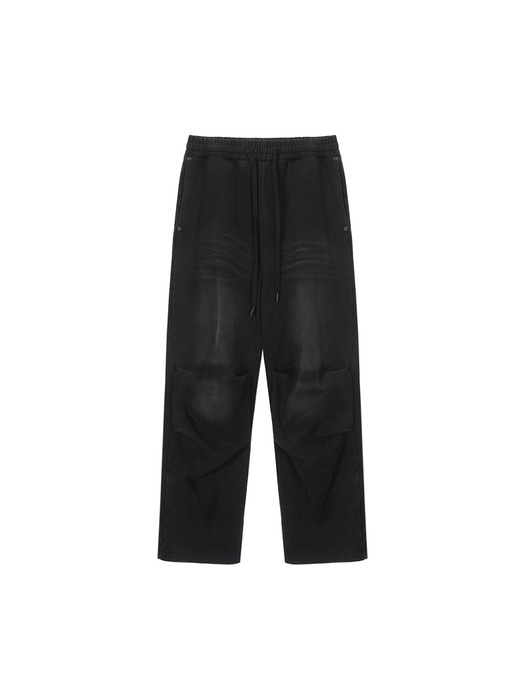 BRUSH WASHED TUCK SWEATPANTS IN BLACK