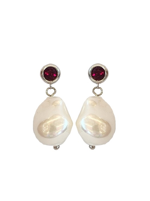 Bezel Pearl Earring