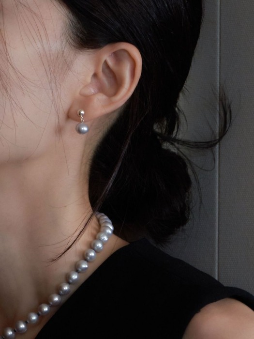 Grey Pearl Drop Earring