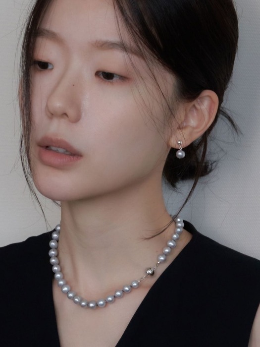 Grey Pearl Drop Earring