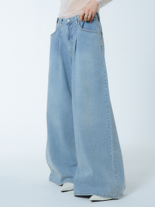 턱 와이드 플레어 데님팬츠 블루_TUCK WIDE FLARE DENIM PANTS BLUE