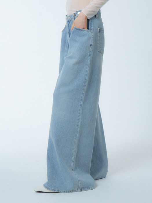 턱 와이드 플레어 데님팬츠 블루_TUCK WIDE FLARE DENIM PANTS BLUE