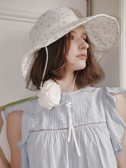 (리뉴얼) Floral Strap Wide Bucket Hat (3 Colors)