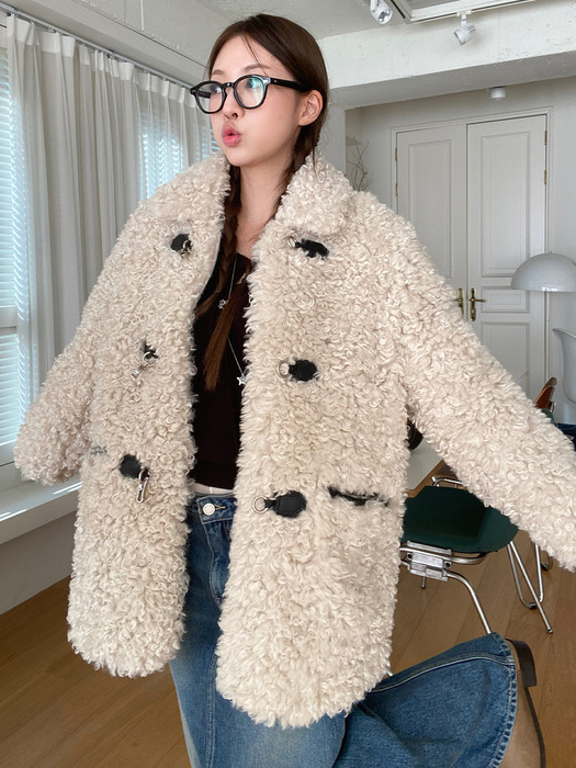 [현서 PICK] FAUX FUR SHEARING JACKET IV