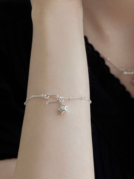 Star hook bracelet (2 colors)