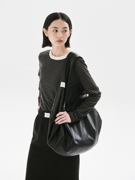 Half moon bag_BLACK