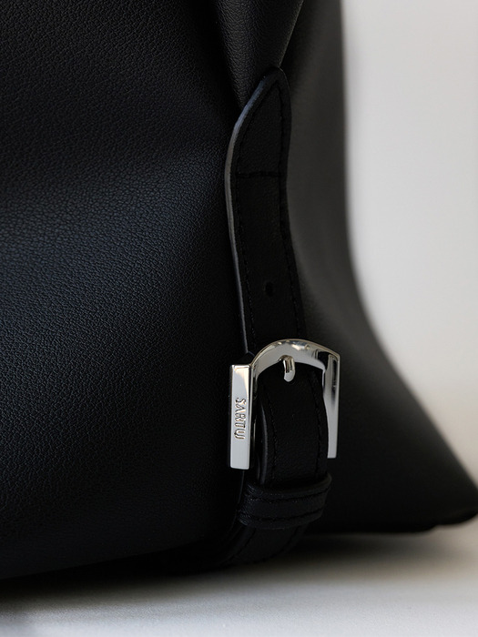 [단독]TYE SHOULDER BAG (BLACK)