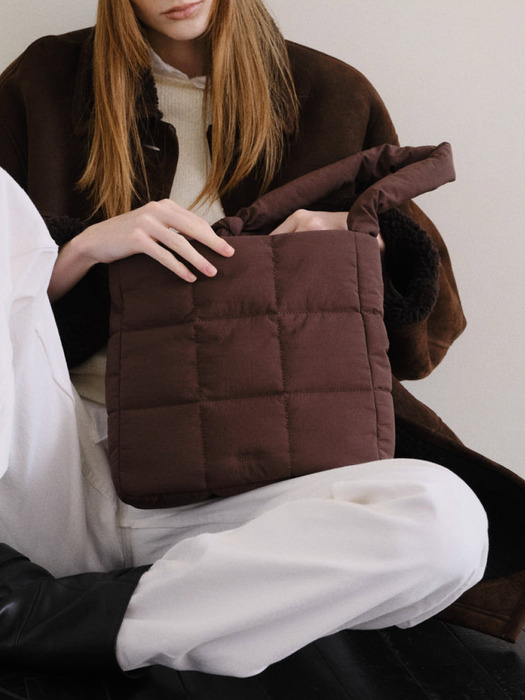 Square padding shoulder bag Bread brown