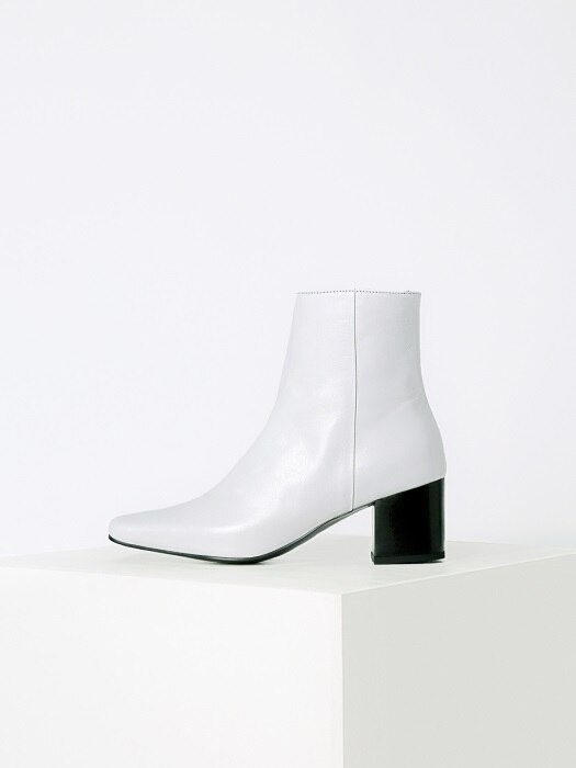 SLIM SQUARE ANKLE BOOTS - WHITE