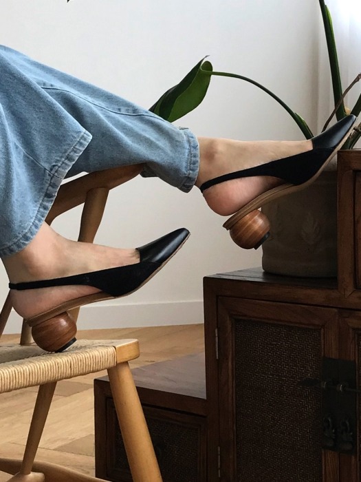 middle wooden heel sling back