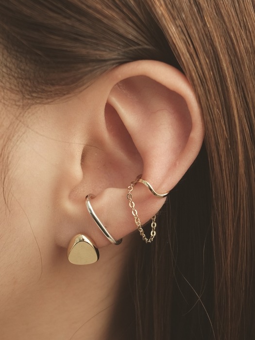 Round trick earring