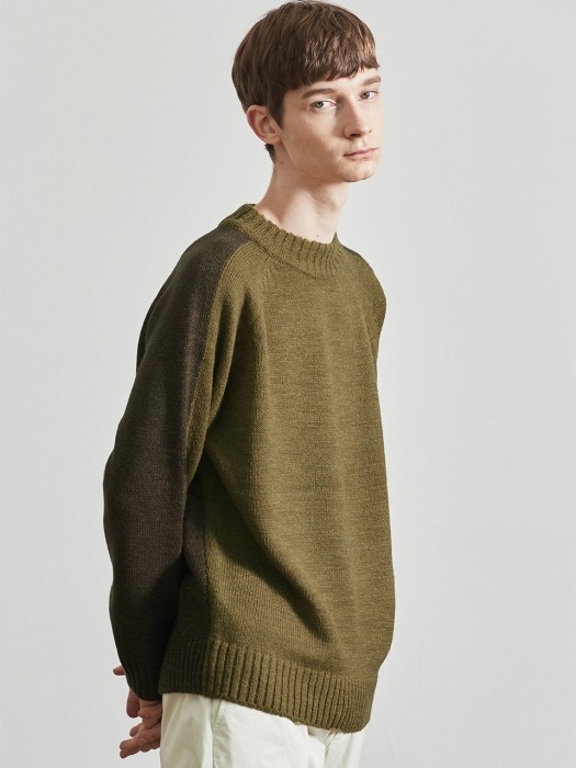 TWO-TONE INTARSIA SWEATER (KHAKI)