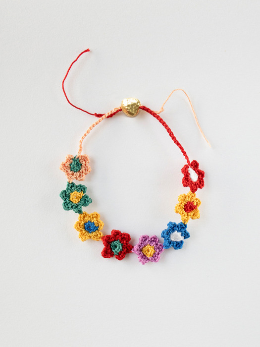 Color flower knit bracelet