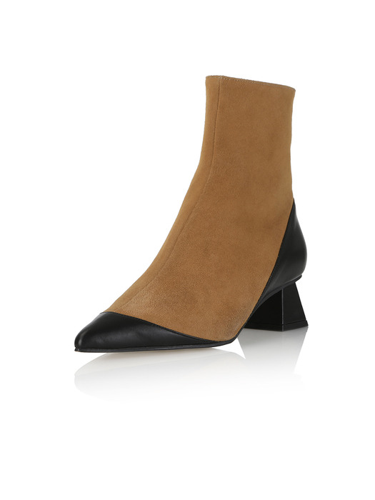 Carly Ankle Boots / B556 Camel SD+Black