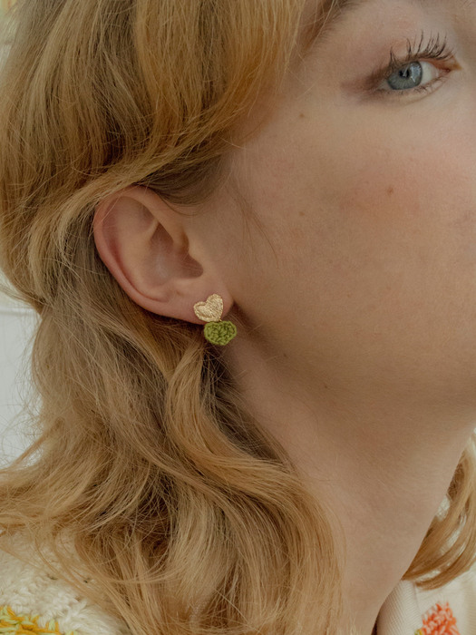 Lovely green heart drop earring