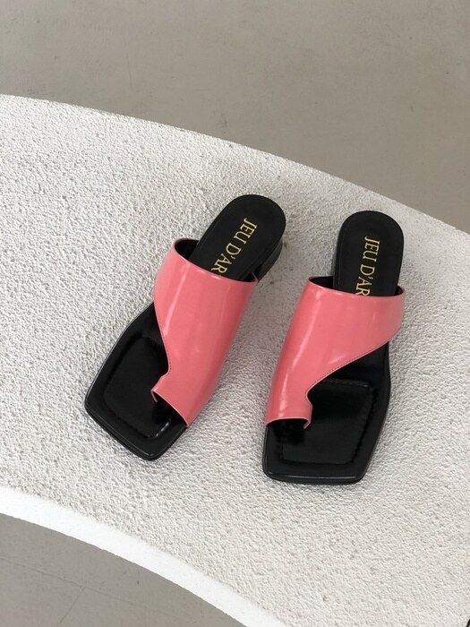 urban outfit slide pink