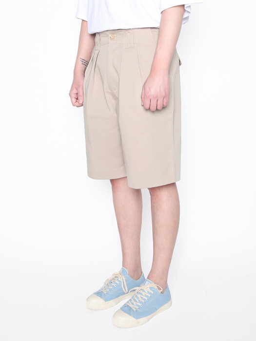 pnv018_structural tuck shorts (light beige)