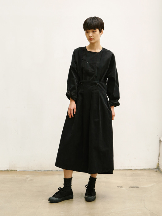 WOMAN_Suspender_Pleated_Skirt_bk