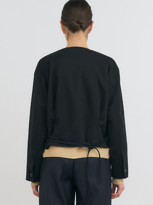 comos 648 V-neck string cropped jacket (black)