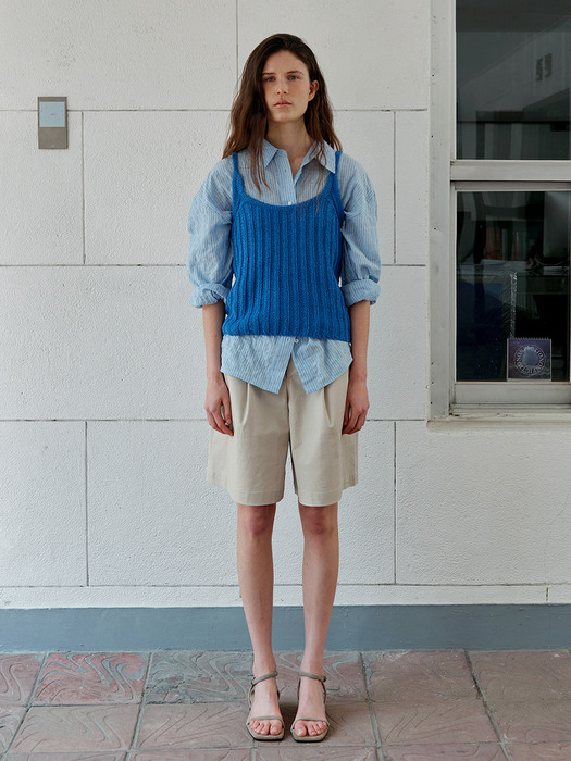 Boucle sleeveless knit (blue)