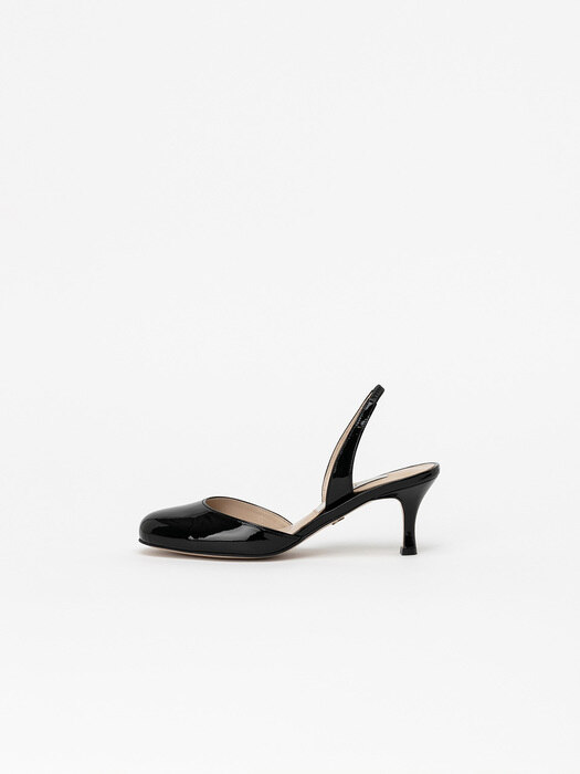 Brit Singback Pumps in Black Patent