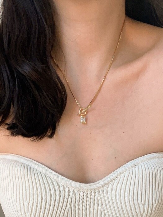 lily gold necklace