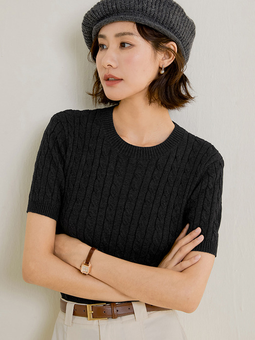 LS_Cable round short-sleeved knit top