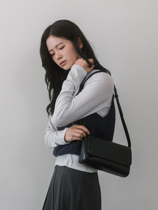 Square flap Bag - Black