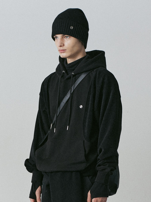 Belo Slit Hood (Black)