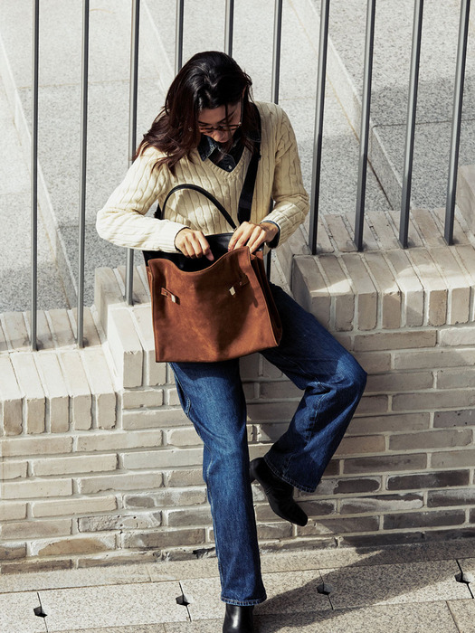 [단독]CLAIRE CITY BIG TOTE _TAN BROWN