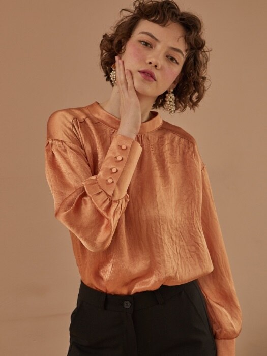 ORANGE PINK SHINING SHIRRING BLOUSE