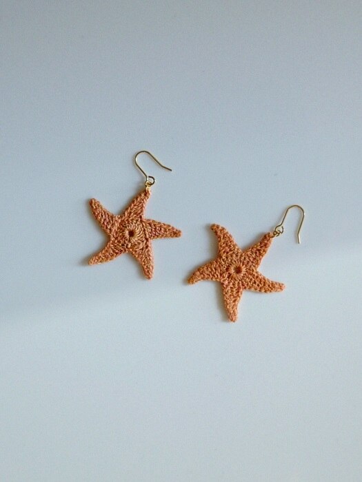 starfish knit earring