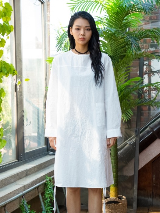 PLEATED SHIRT DRESS - WHITE