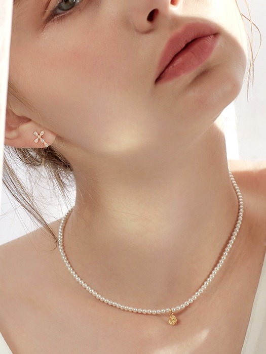 FEMME COIN PEARL CHOKER NECKLACE