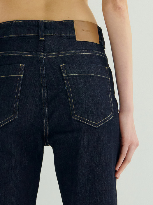 Mid-rise Straight Jeans_Raw