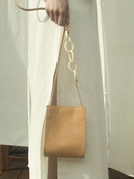 Chain Pointed Toast Bag_ Salmon