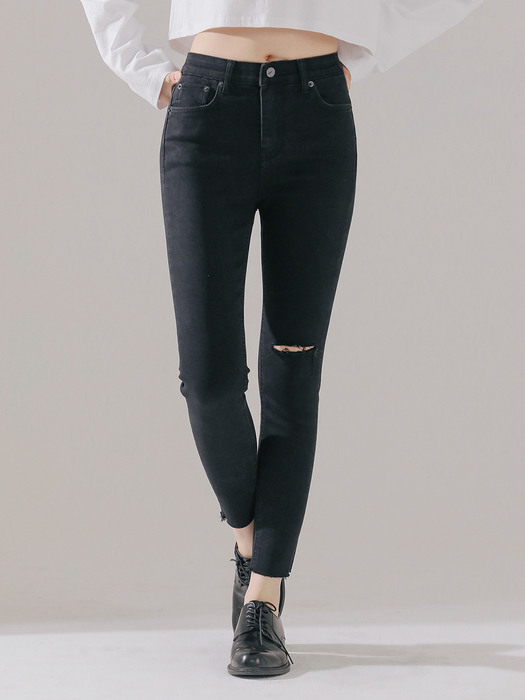 W23 HIDDEN BANDING CUTTING SKINNY DENIM PANTS_BLACK