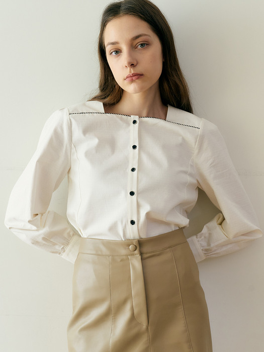 monts 1353 piping detail puff blouse (ivory)