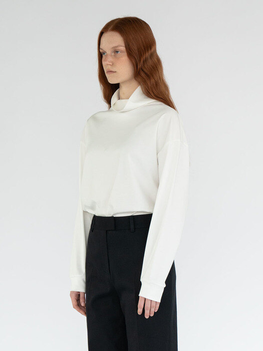 Mock-neck Sweat Top / Off White