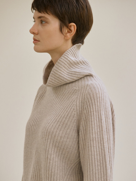 Ribbed turtle neck knit (oat meal) Ribbed turtle neck knit (oat meal)