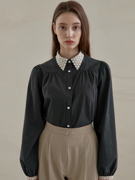 j955 flower laced collar blouse (black)