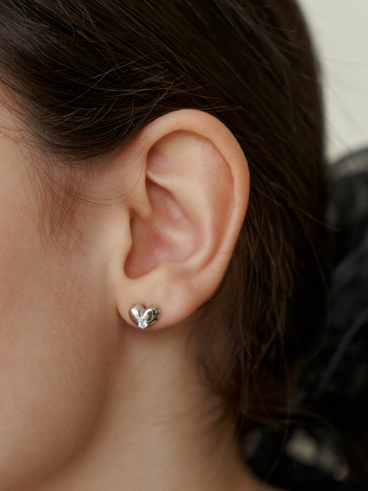 [단독] adorable cubic heart earring