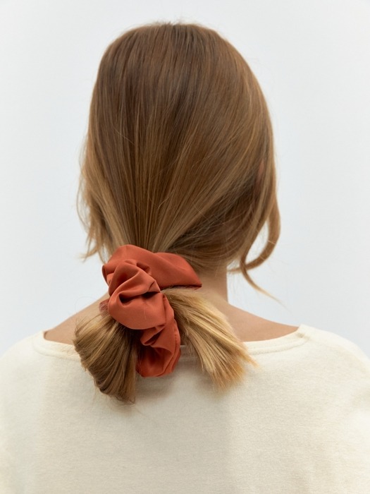 heart charm scrunchie - orange