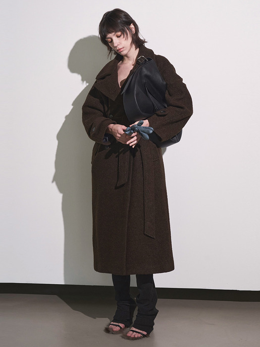 BOUCLE BELTED COAT _ BROWN