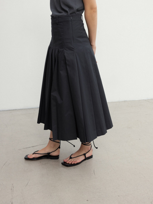 Cotton pleated skirt (ivory / dark gray)