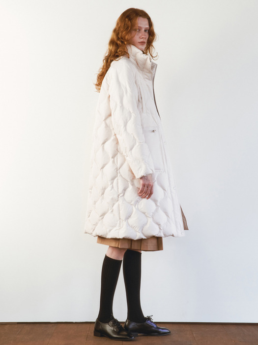 WAVE QUILTING GOOSE DOWN LONG COAT [IVORY][BLACK]