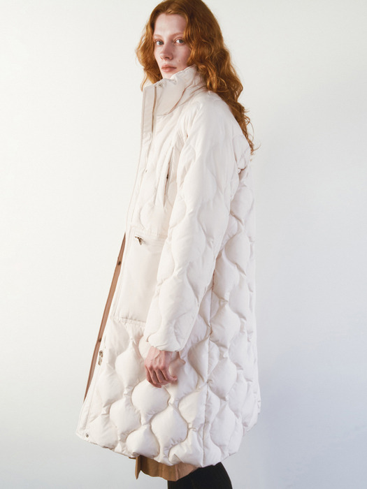 WAVE QUILTING GOOSE DOWN LONG COAT [IVORY][BLACK]