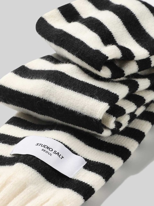 [24 WINTER][SALT Label] NOAH STRIPE KNIT MUFFLER_IVORY/BLACK