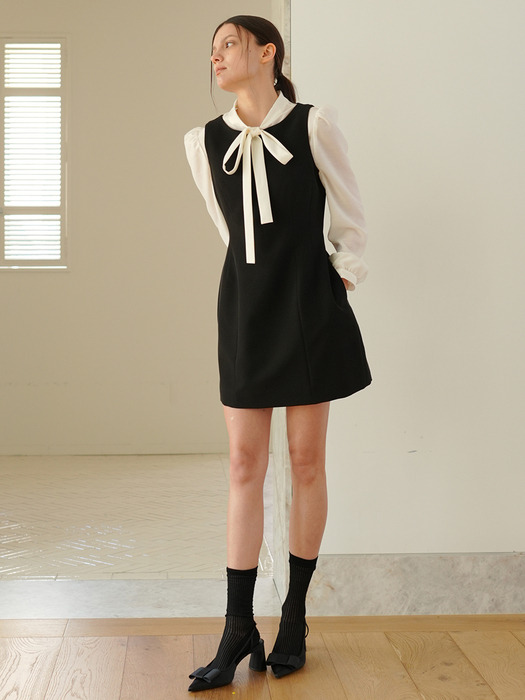 BOAT NECK MINI DRESS / BLACK