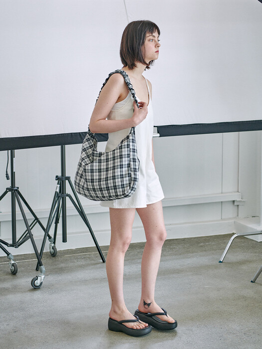 Shirring shoulder hobo bag_check